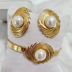 Stainless Steel Bracelet and Earrings Women's Gift Set